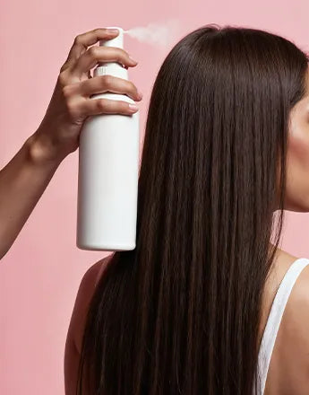 Термозащита за коса: нанасяне на спрей за защита на косата от вредни влияния