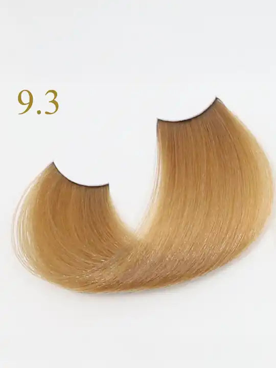 Оцветение 9.3 Very Light Blonde Golden от Oro Therapy, нюанс с богат златист блясък.