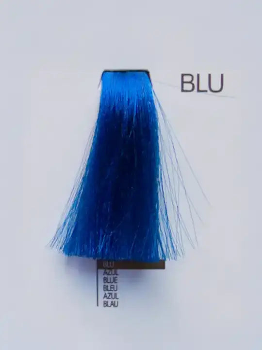 Design Look Blue боя за коса - интензивно синьо цветно проба, показваща нюанса синьо.