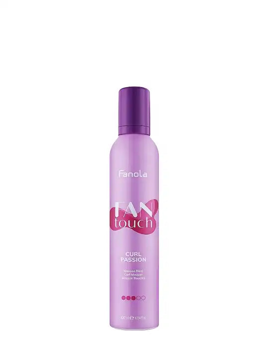 Fanola Curl Passion мус за оформяне на къдрици 300 мл с лека фиксация и обем за еластични къдрици.