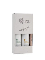 Зареди изображението в галерията, Qura Everyday Kit 3 Balance Intense шампоан и балсам с гребен в елегантна опаковка.

