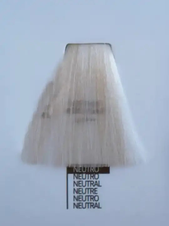 Design Look Neutral боя за коса с кремообразна текстура и перфектно неутрално покритие.